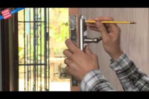 Tutorial de Video: Instalación de una Cerradura de Puerta